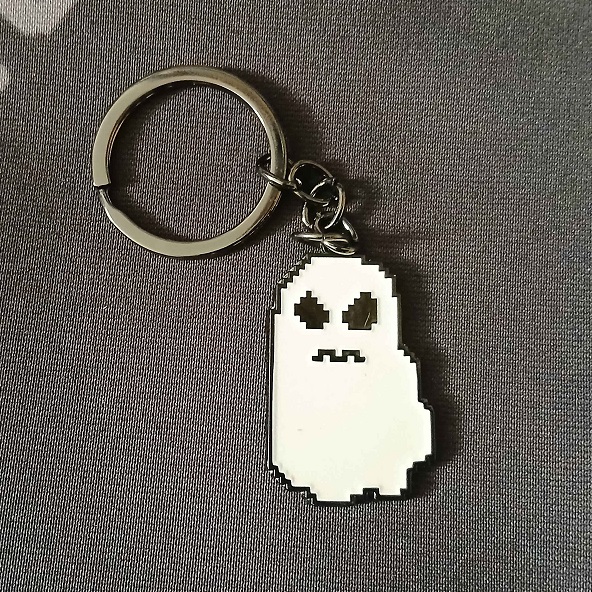 Porte-clé Médaillon Fantôme Pixel Phosphorescent - Game Explorers